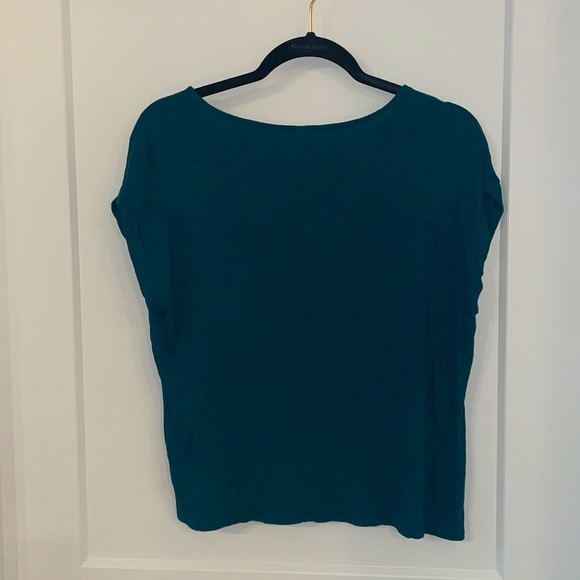 Old Navy Basic Ribbed Tee - Picture 3 of 4